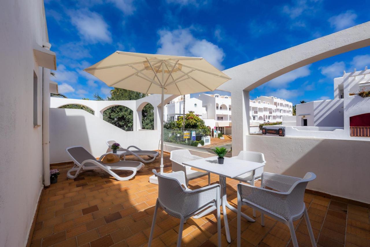 Apartment White 2